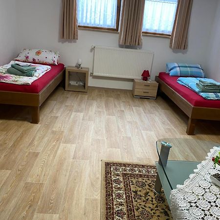 Ferienwohnung Eibenweg Gebsattel Екстер'єр фото